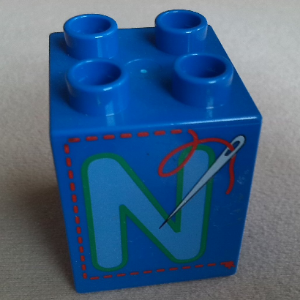 Duplo, Brick 2 x 2 x 2 with Letter N and Needle Pattern