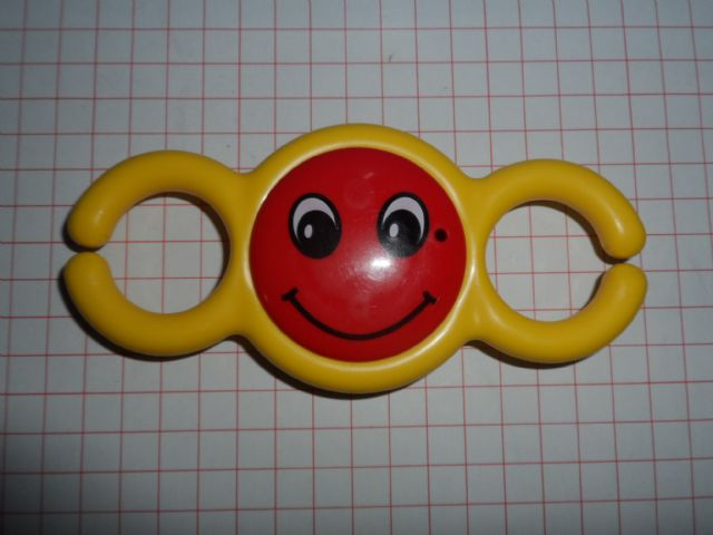 Primo Teether Chain Link with Red Center and Face Pattern