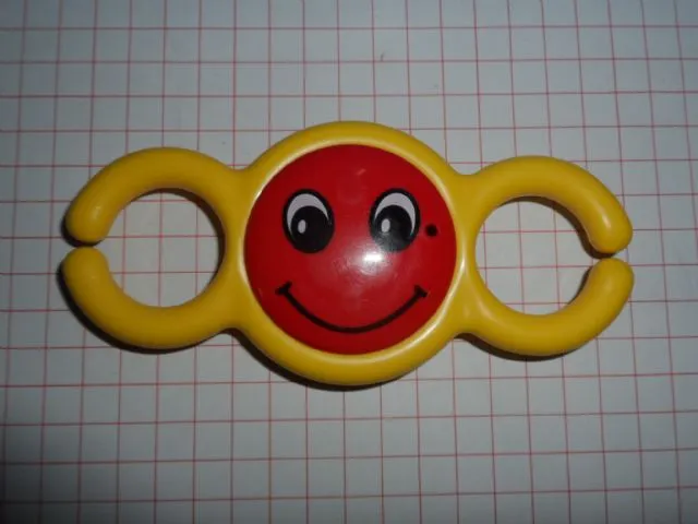 Primo Teether Chain Link with Red Center and Face Pattern