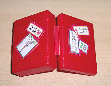 Scala Utensil Suitcase with Eiffel Tower and Statue of Liberty Pattern (Stickers) - Sets 3119 / 3290