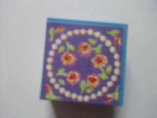 Container, Box 3 1/2 x 3 1/2 x 1 1/3 with Hinged Lid with Necklace and Roses on Blue Background Pattern (Sticker) - Set 3114