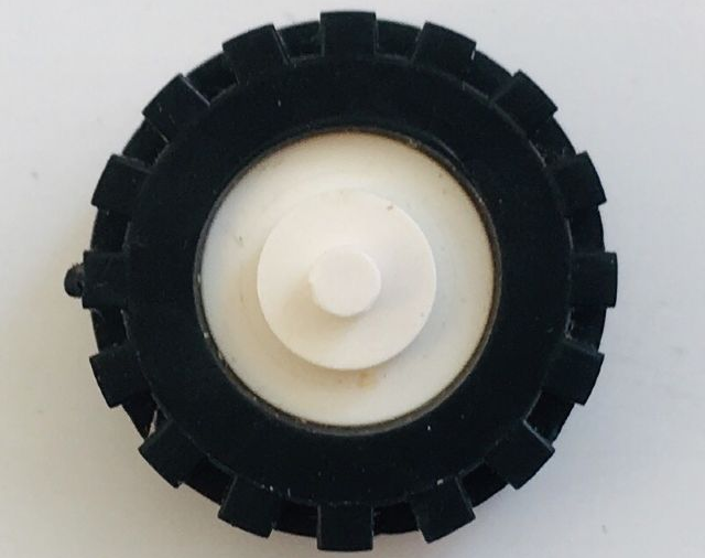 Wheel Center Small with Stub Axles (Pulley Wheel) with Black Tire 15mm D. x 6mm Offset Tread Small (3464 / 3641)