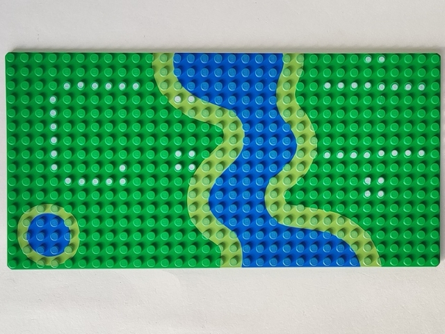 Baseplate 16 x 32 with River and Set 6071 Dots Pattern