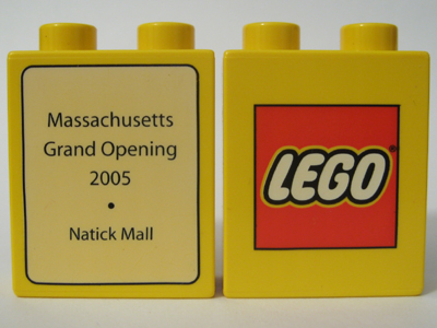 Duplo, Brick 1 x 2 x 2 with LEGO Store Natick, Massachusetts 2005 Pattern