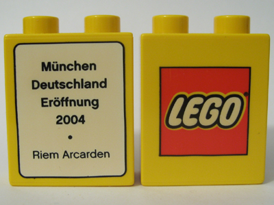 Duplo, Brick 1 x 2 x 2 with The LEGO Store Munich 2004 (Riem Arcarden) Opening Pattern