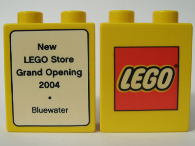 Duplo, Brick 1 x 2 x 2 with The LEGO Store Bluewater 2004 Opening Pattern