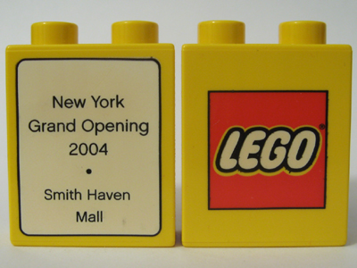 Duplo, Brick 1 x 2 x 2 with The LEGO Store New York, Smith Haven Mall 2004 Opening Pattern