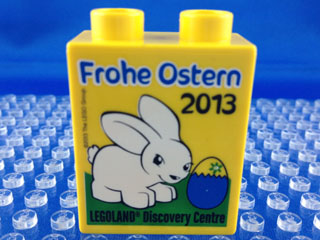 Duplo, Brick 1 x 2 x 2 with LEGOLAND Discovery Centre Frohe Ostern 2013 Pattern