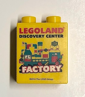 Duplo, Brick 1 x 2 x 2 with LEGOLAND Discovery Center Factory 2014 Pattern