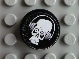 Tile, Round 2 x 2 with Skull with Headphones Pattern (Sticker) - Set 8682