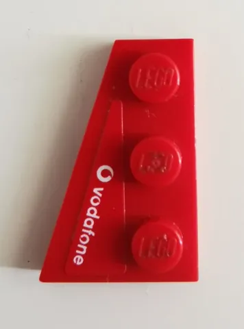 Wedge, Plate 3 x 2 Left with White Vodafone Logo Pattern (Sticker) - Set 8142-1