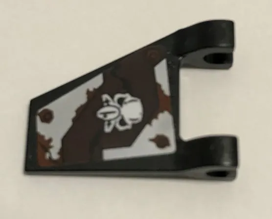 Flag 2 x 2 Trapezoid with Silver Metal Plates, White Vulture Skull, Reddish Brown Splatters Pattern Model Left Side (Sticker) - Set 70228