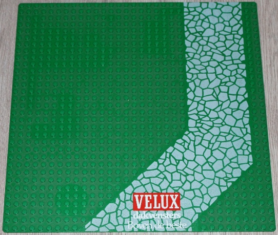 Baseplate, Road 32 x 32 with Driveway with Light Gray Cobblestones and VELUX Logo Pattern