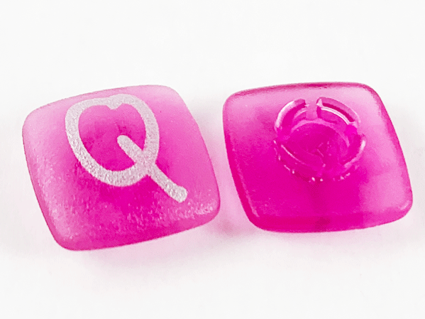 Clikits, Icon Square 2 x 2 Small with Pin, Frosted with Silver Capital Letter Q Pattern