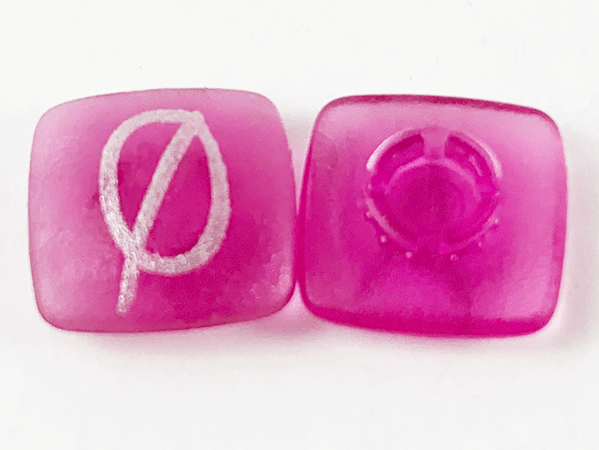 Clikits, Icon Square 2 x 2 Small with Pin, Frosted with Silver Capital Letter O with Stroke (Ø) Pattern