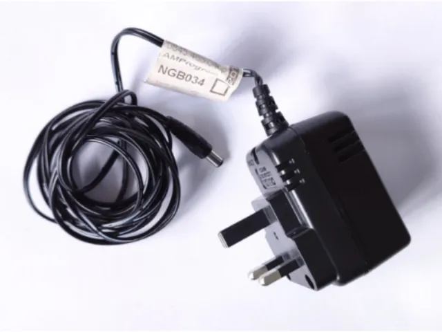 Electric Power Adapter / Transformer, Input: 230V AC / Output: 10V AC (UK ONTOP Version)
