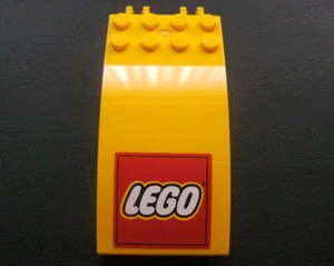 Windscreen 8 x 4 x 2 Curved with Locking Dual 2 Fingers with LEGO Logo Pattern (Sticker) - Set 3221