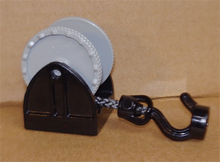 Duplo Drum Reel Holder 2 x 2 with Light Gray Duplo Winch Drum Wide with Pearl Dark Gray Thick String and Black Thin Hook Rotating with Stud Holder (4654 / 4653c02)