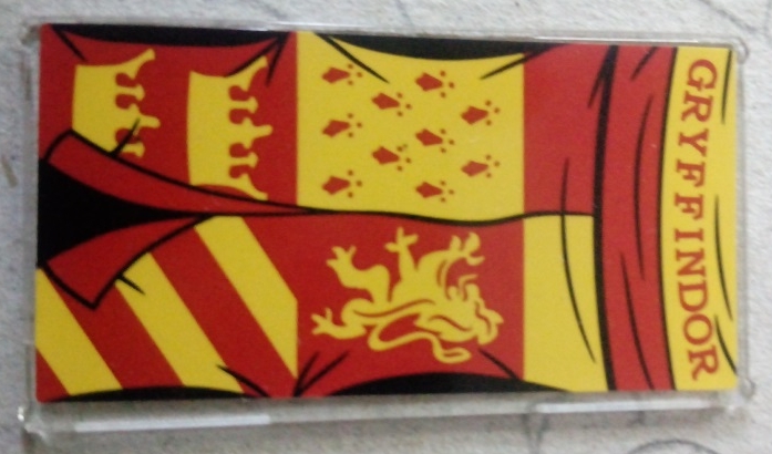 Glass for Window 1 x 4 x 6 with 'GRYFFINDOR' Red and Yellow Coat of Arms Banner Pattern (Sticker) - Set 75956
