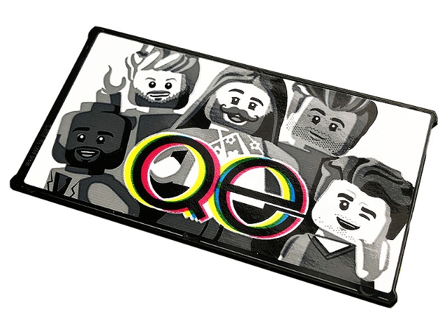 Glass for Window 1 x 4 x 6 with Minifigures and 'Qe' on White Background Pattern (Sticker) - Set 10291