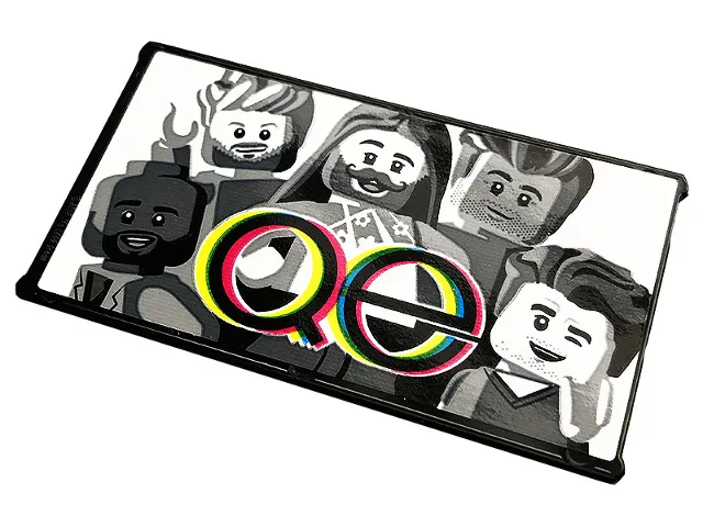 Glass for Window 1 x 4 x 6 with Minifigures and 'Qe' on White Background Pattern (Sticker) - Set 10291