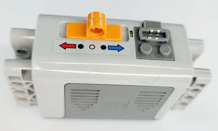 Electric 9V Battery Box 4 x 11 x 7 PF with Blue and Red Long Arrows on Light Bluish Gray Background Pattern (Sticker) - Set 8109