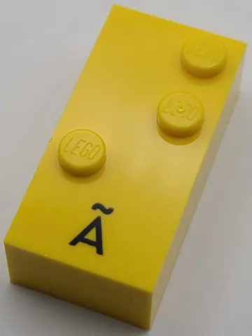 Brick, Braille 2 x 4 with 3 Studs with Black Capital Letter A with Tilde (Ã) Pattern (dots-345 ⠜) (Portuguese)