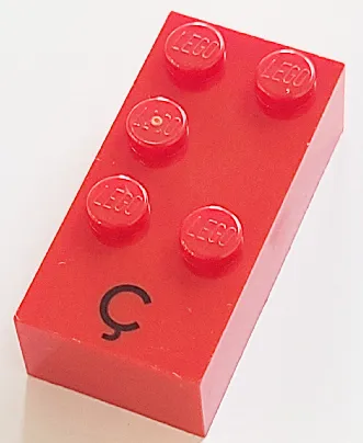 Brick, Braille 2 x 4 with 5 Studs with Black Capital Letter C with Cedilla (Ç) Pattern (dots-12346 ⠯) (French with Antoine Numbers)