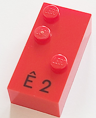 Brick, Braille 2 x 4 with 3 Studs with Black Capital Letter E with Circumflex (Ê) / Number 2 Pattern (dots-126 ⠣) (French with Antoine Numbers)