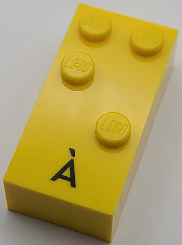 Brick, Braille 2 x 4 with 4 Studs with Black Capital Letter A with Grave (À) (dots-1246 ⠫) (Portuguese)