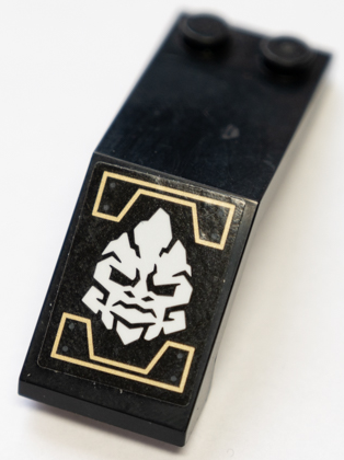 Windscreen 5 x 2 x 1 2/3 with White Cracked Face and Gold Lines Pattern Model Right Side (Sticker) - Set 71699