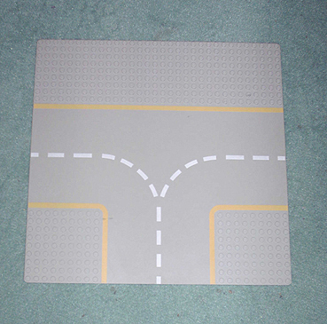 Baseplate, Road 32 x 32 9-Stud T Intersection with Yellow Lines Pattern