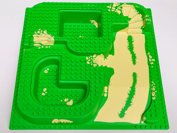 Baseplate, Raised 32 x 32 Three Level with Yellow Dirt Pattern