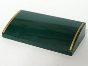 Slope, Curved 2 x 4 x 2/3 without Bottom Tubes with 2 Gold Stripes Pattern