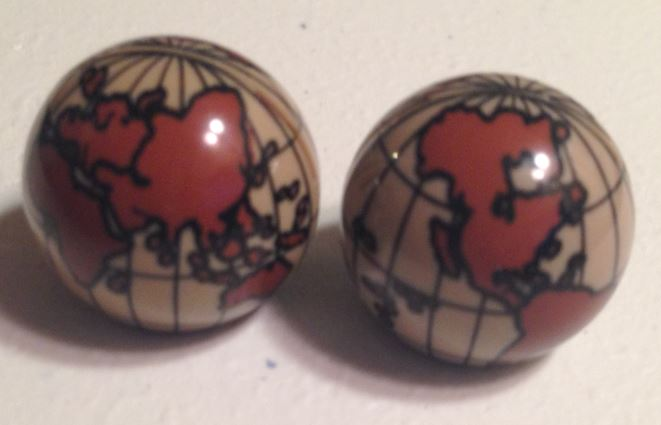 Cylinder Hemisphere 2 x 2 with Reddish Brown Globe Pattern