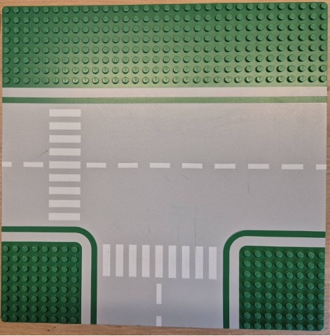 Baseplate, Road 32 x 32 8-Stud T Intersection with Road Pattern