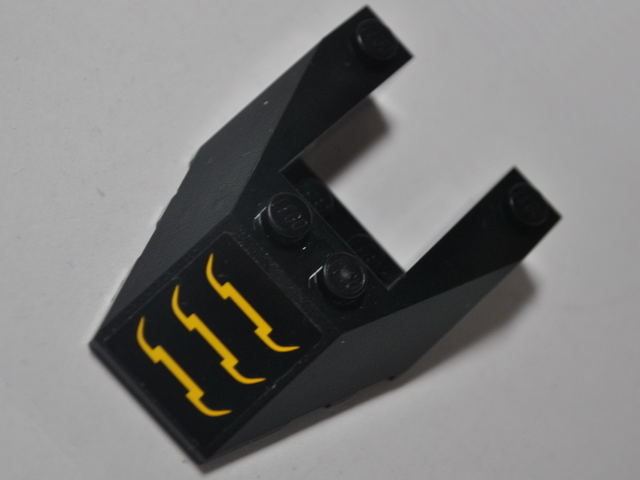 Wedge 6 x 4 Cutout with Stud Notches with Yellow Bat-Like Symbols on Black Background Pattern (Sticker) - Set 76054