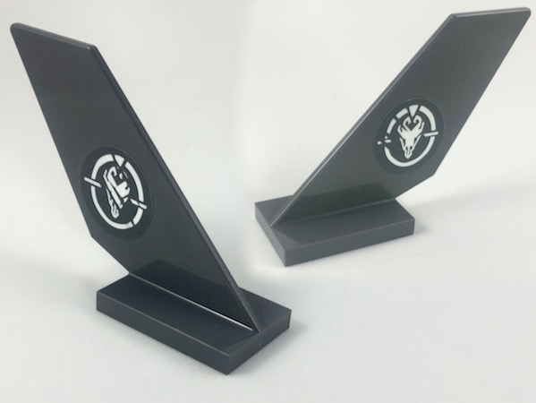 Tail Shuttle with White Dragon Skull Symbols Pattern on Both Sides (Stickers) - Set 70653