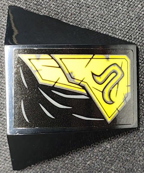 Wedge 4 x 3 Triple Curved No Studs with Gold Armor Plates and Silver Scratches Pattern Model Right Side (Sticker) - Set 71772