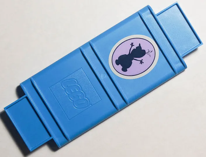 Container, Book Cover Binding, 16 x 6 x 1 (Storybook Adventures) with Olaf Snowman Silhouette and Gold Oval Border Pattern (Sticker) - Set 43175