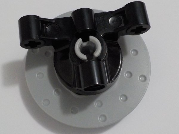 Technic, Steering Axle with 2 Pin Holes and 2 Arms with Axle Holes without Slots (Reinforced) with Light Bluish Gray Brake Rotor 3 Pin Holes Round (65766 / 35189)