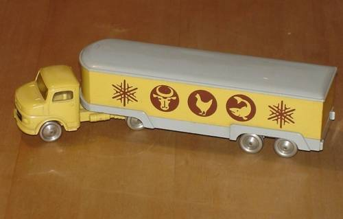 HO Scale, Mercedes Refrigerated Truck (Animal Symbols, Twin Axle)