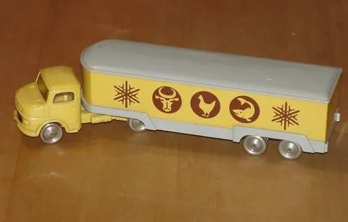 HO Scale, Mercedes Refrigerated Truck (Animal Symbols, Twin Axle)