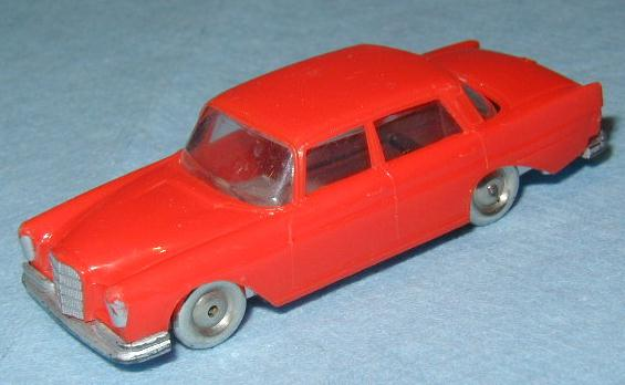 HO Scale, Mercedes 220S