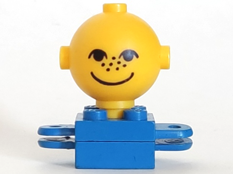 Homemaker Figure / Maxifigure Torso Assembly with Yellow Head with Black Eyes, Freckles, and Smile Pattern (792c03 / 685px3)