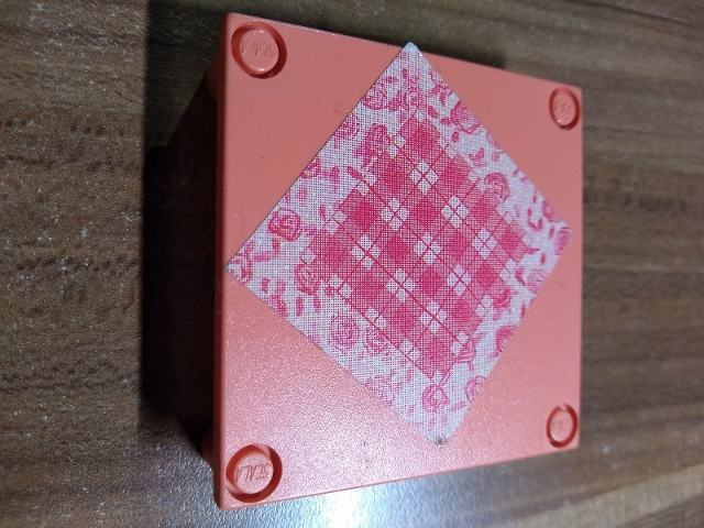 Scala Platform / Table 7 x 7 x 1 1/3 with 4 Legs with Plaid and Roses Tablecloth Pattern (Sticker) - Set 3201