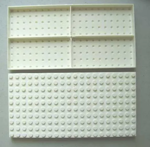 Brick 10 x 20 without Bottom Tubes, with '+' Cross Support (early Baseplate)