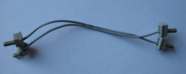 Electric, Wire 12V / 4.5V with 2 Leads, 15 Studs (12cm) Long with 4 Light Gray Electric, Connector, 1-Way Male Squared