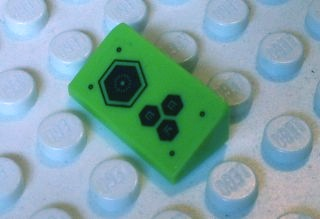 Slope 30 1 x 2 x 2/3 with Four Black Hexagons Pattern (Sticker) - Set 70706