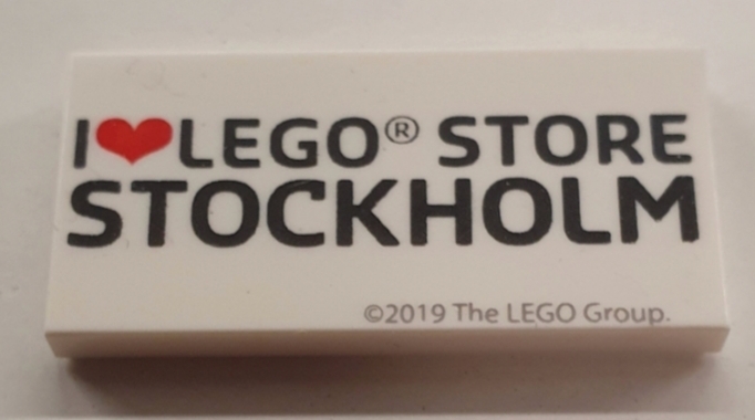 Tile 2 x 4 with 'I Heart LEGO STORE STOCKHOLM' Pattern